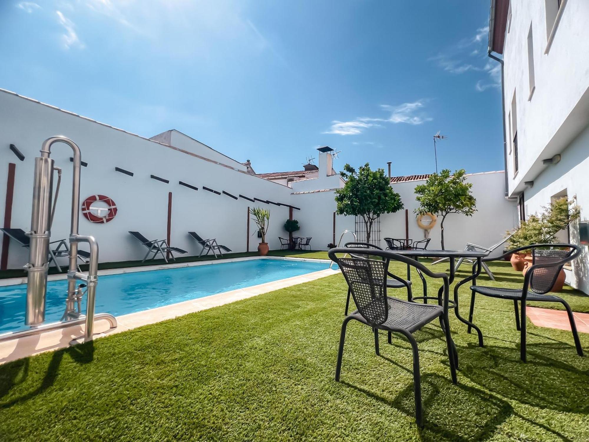 Hostal Aznaitin Baeza Exterior photo